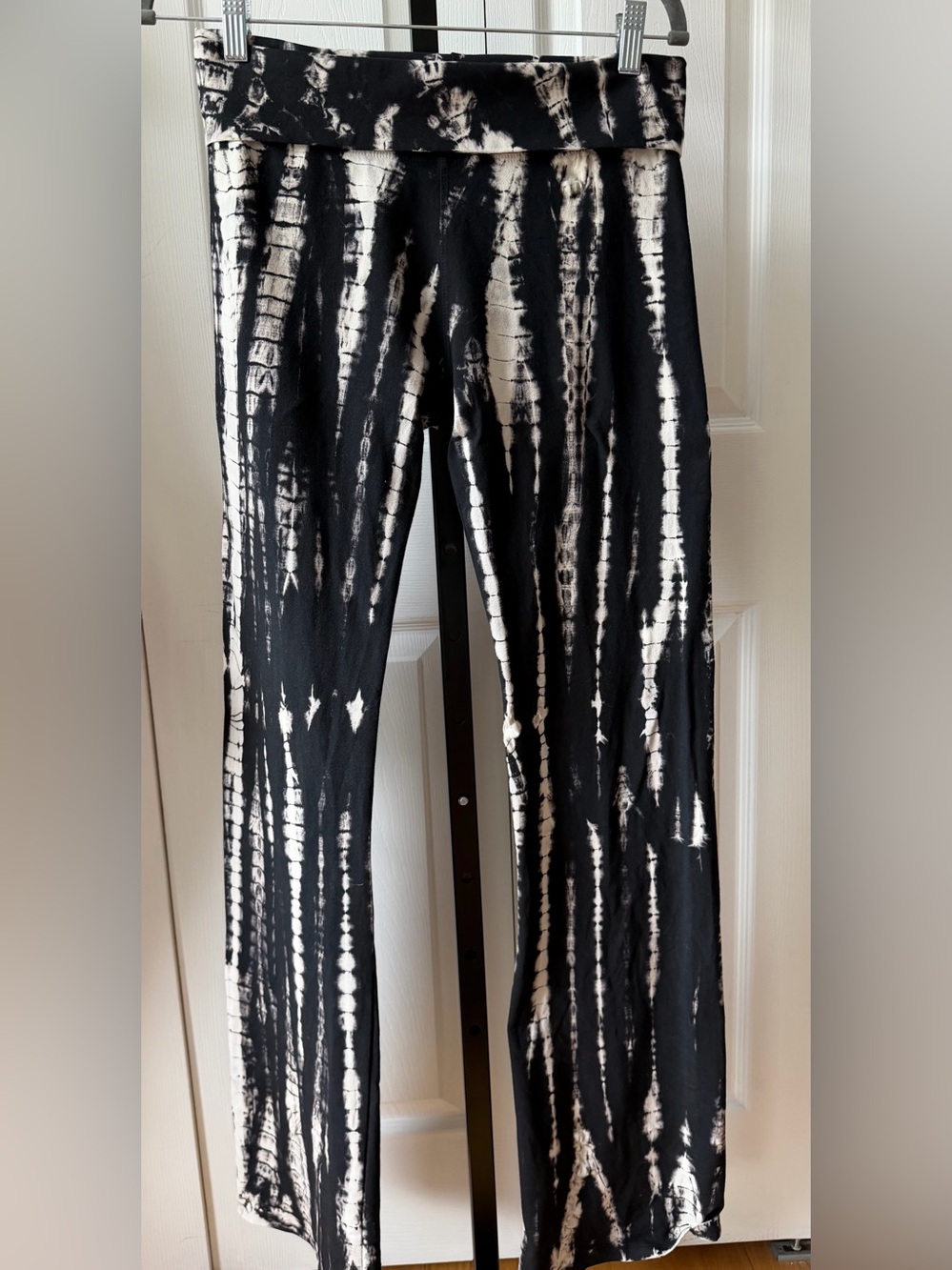 T.Party Tie-Dye Wide Leg Lounge Pants - Black/White - Picture 5 of 13